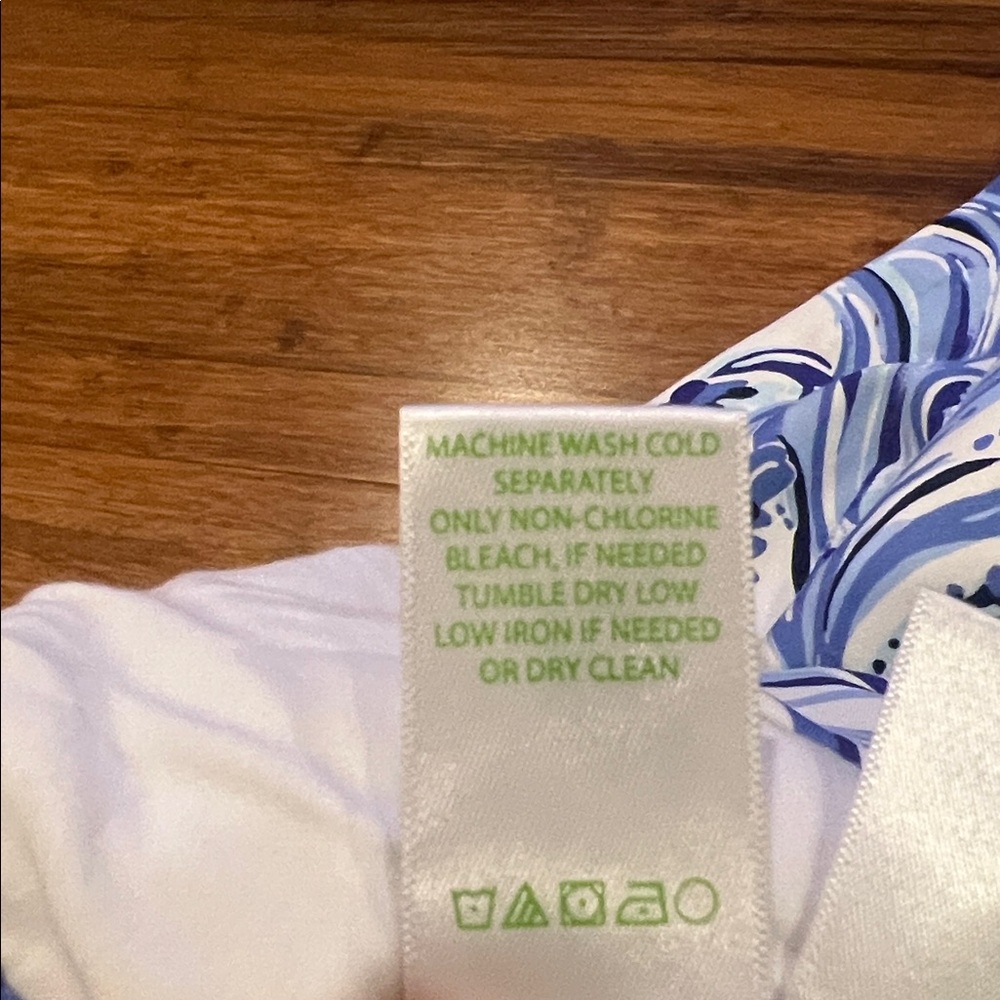 Lilly Pulitzer Blue and White Swirl Madison Skort - Medium - Picture 4 of 6